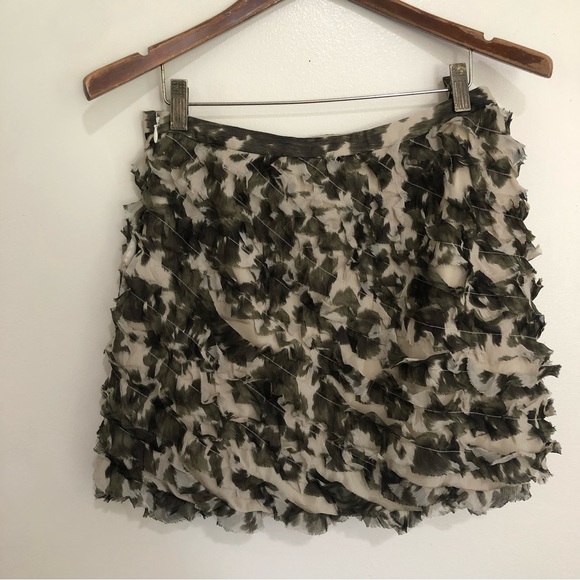 J. Crew Camouflaged Cream Green Crinkled Chiffon💯% Silk Mini Skirt size 0 - Picture 3 of 10